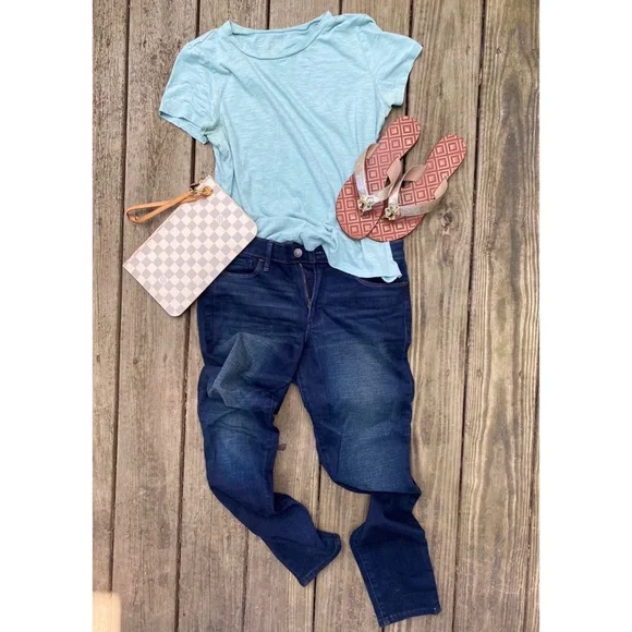 Low-Rise Dark Wash Distressed Skinny Jeans | Abercrombie & Fitch | NWOT - Picture 3 of 6